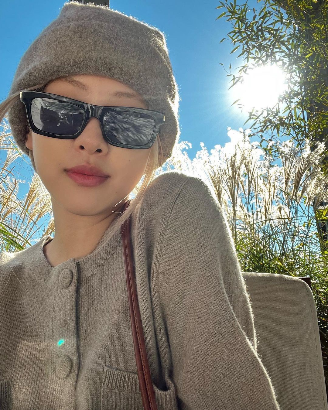 rose朴彩英同款高级灰色针织衫洋气百搭抽绳收腰显瘦毛衣外穿ins