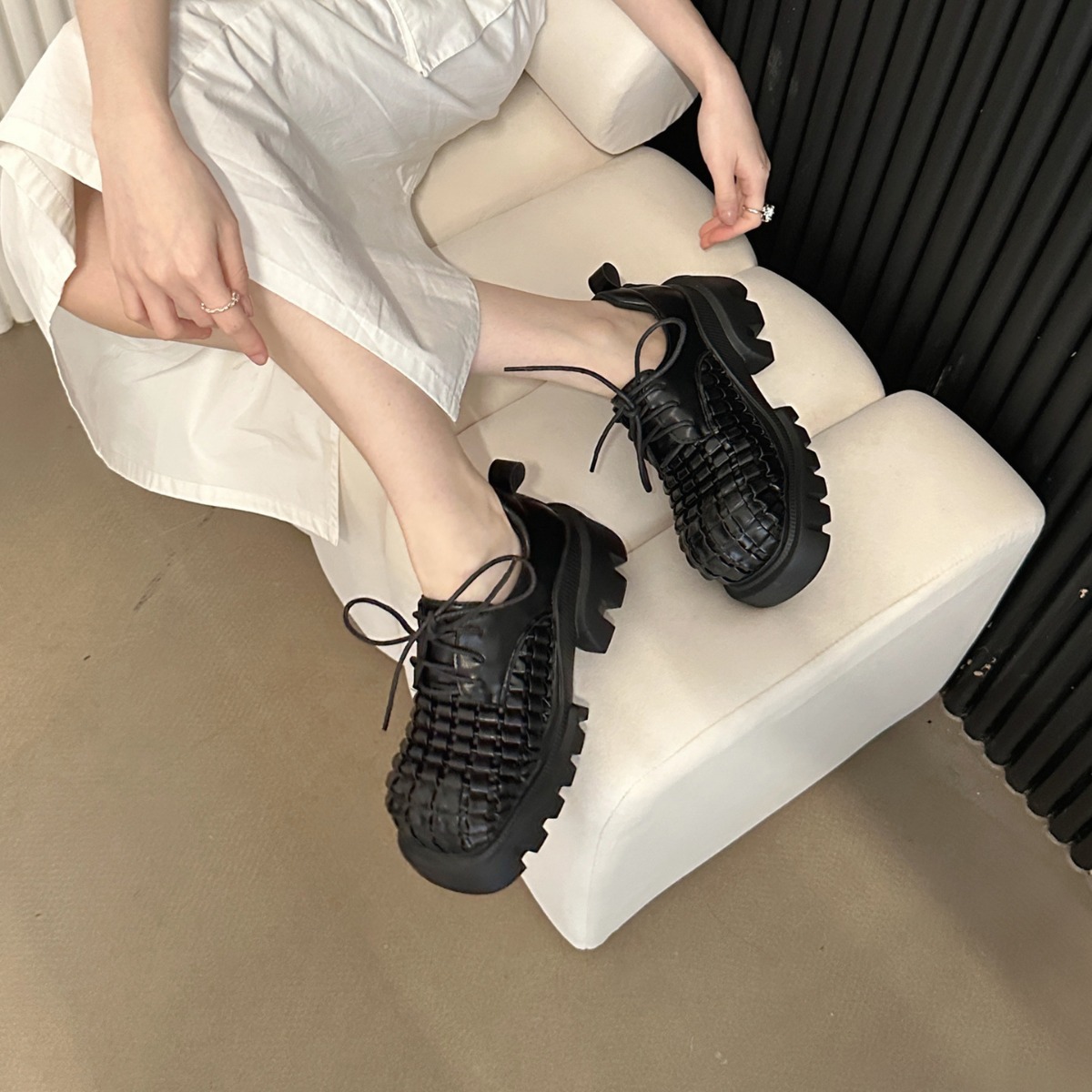 百搭方头小皮鞋2024新款复古编织系带粗跟乐福鞋大头单鞋-阿里巴巴