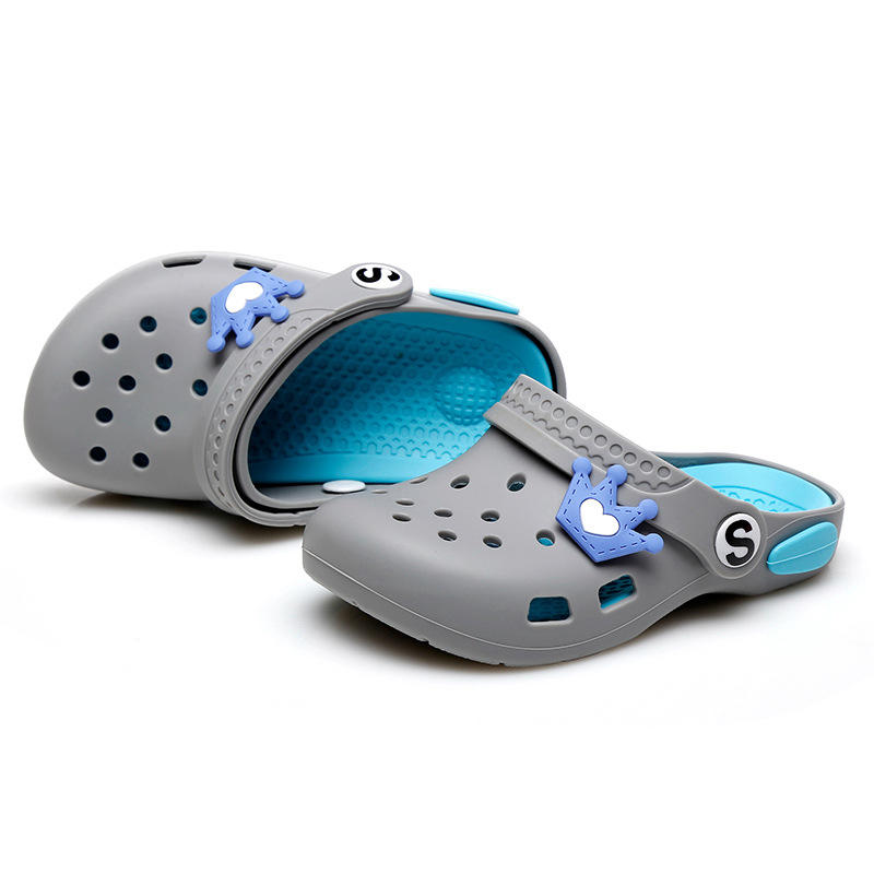 硅胶儿童洞洞鞋1.5-4岁宝宝家居凉鞋小区花园拖鞋防滑海边沙滩鞋