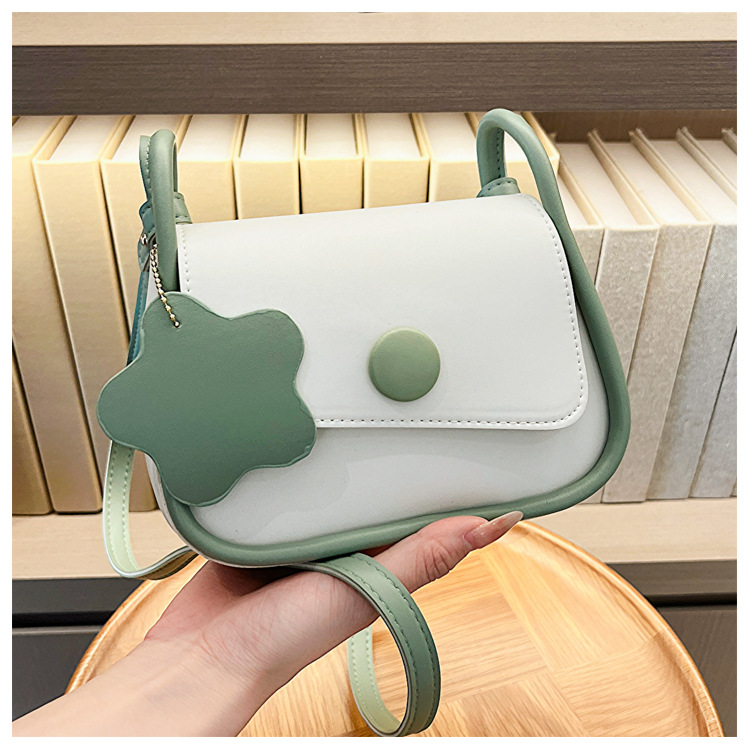 Popular Solid Color Retro Bag 2023 New Fashion Shoulder Simple Crossbody Leisure Commute Small Square Bag