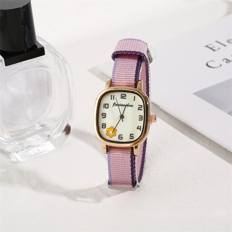 新款学生女表爆款女生学生可爱时尚简约风休闲女士帆布带石英手表