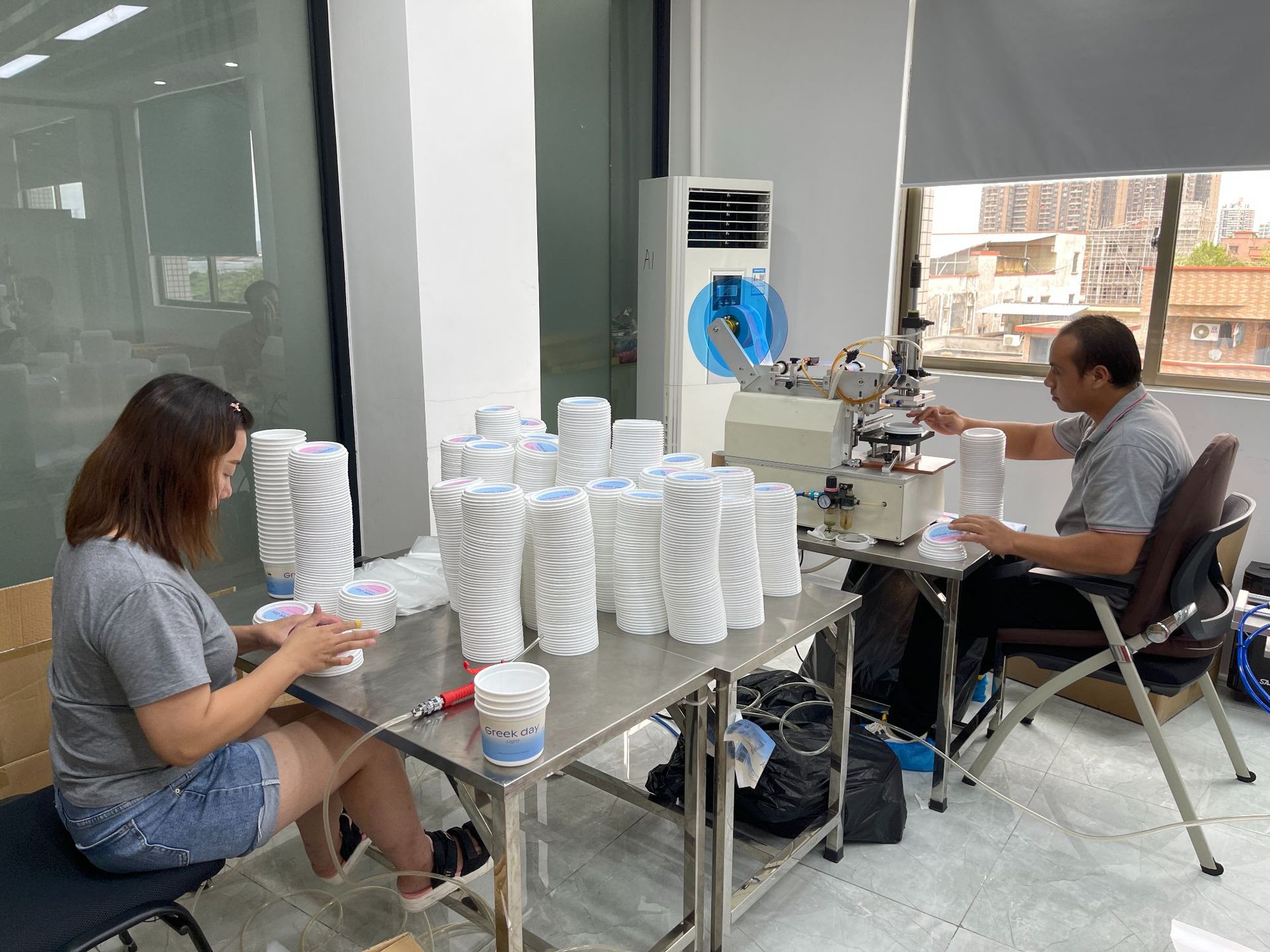 全自动贴标机代贴不干胶标签贴纸定制卷装不干胶标签代替人工贴标