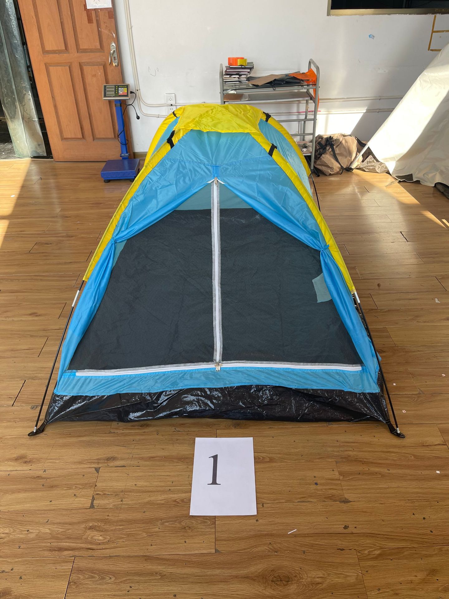 Outdoor Supplies Camping Hand-Held 2 People 3-4 People Portable Folding Single-Layer Beach Tent