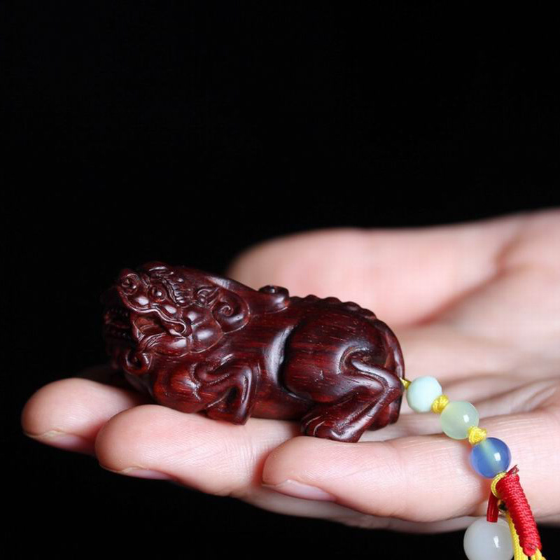 印度小叶紫檀招财貔貅手把件实木雕刻招财貔貅手把件文玩把件挂件
