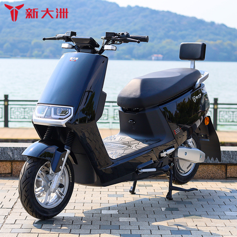 新大洲大金牛电动车成人电瓶车60v72v踏板车男女通勤电摩托可上牌