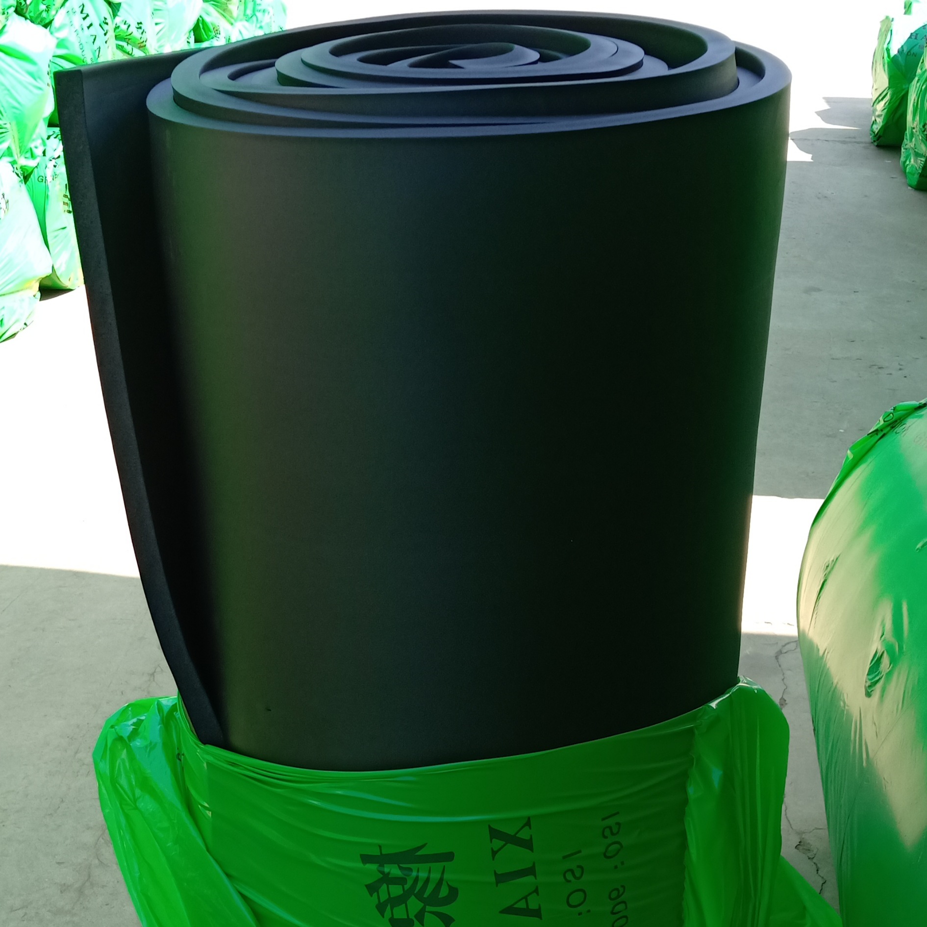 现货b2级橡塑保温板 黑色隔热海棉板工业保温隔热高密度橡塑板