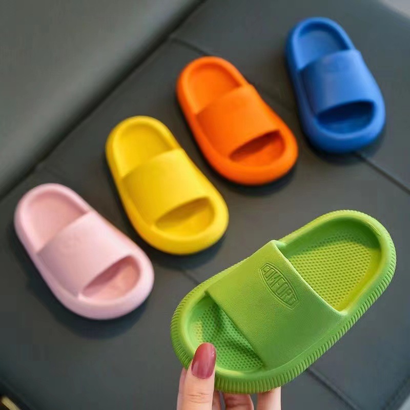 Summer Cute Children's Slippers Boys and Girls Home Outdoor Slippers Korean Style Soft Bottom Non-Slip Bath Slippers
