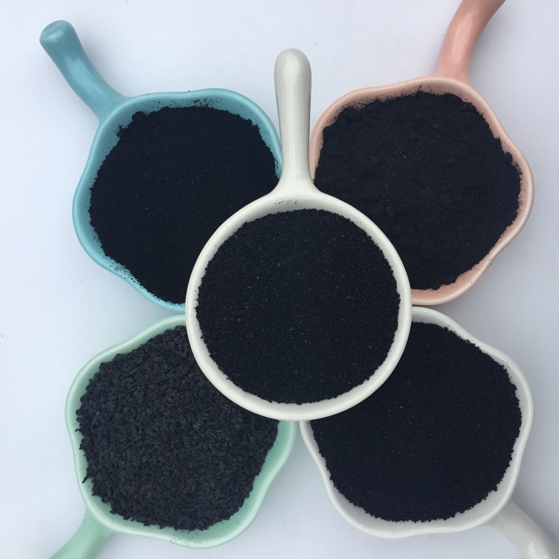 废旧轮胎橡胶颗粒耐老化弹性强人造草坪跑到自补液橡胶粉