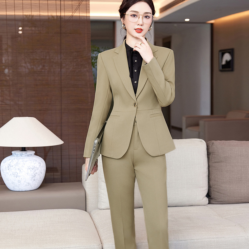 新闻节目主持人正装女时尚气质艺考上镜服装高级感职业西装套装冬