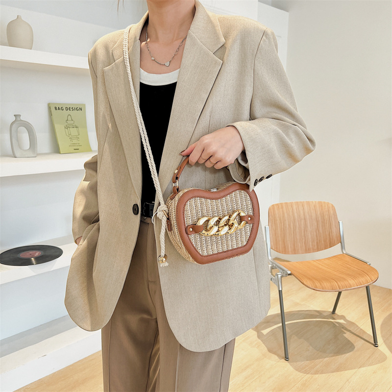 2022 New Fashion Simple Small round Bag Personality Trendy Solid Color Winter Trendy Temperament Daily Women's Bag Shoulder Bag