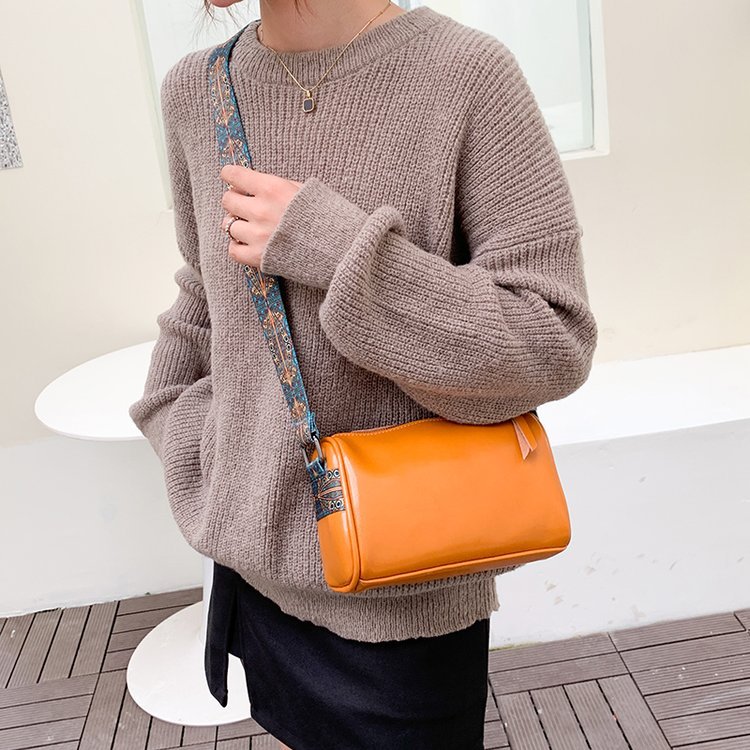 Crossbody Small Bag Niche High-Grade First Layer Cowhide Women's Shoulder Pillow Bag Ol Commuter Cross-Border Foreign Trade