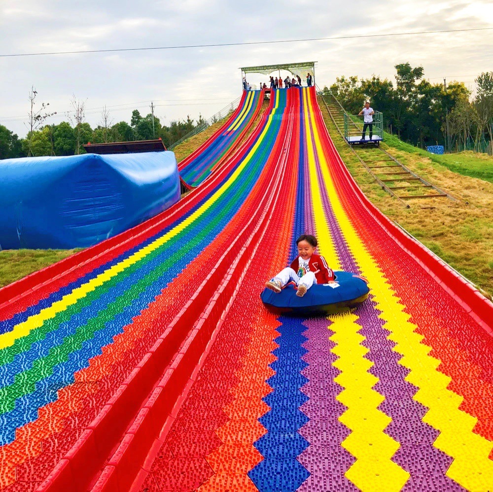 户外景区彩虹滑道网红七彩滑道游乐项目旱地滑雪旱滑圈源头厂家