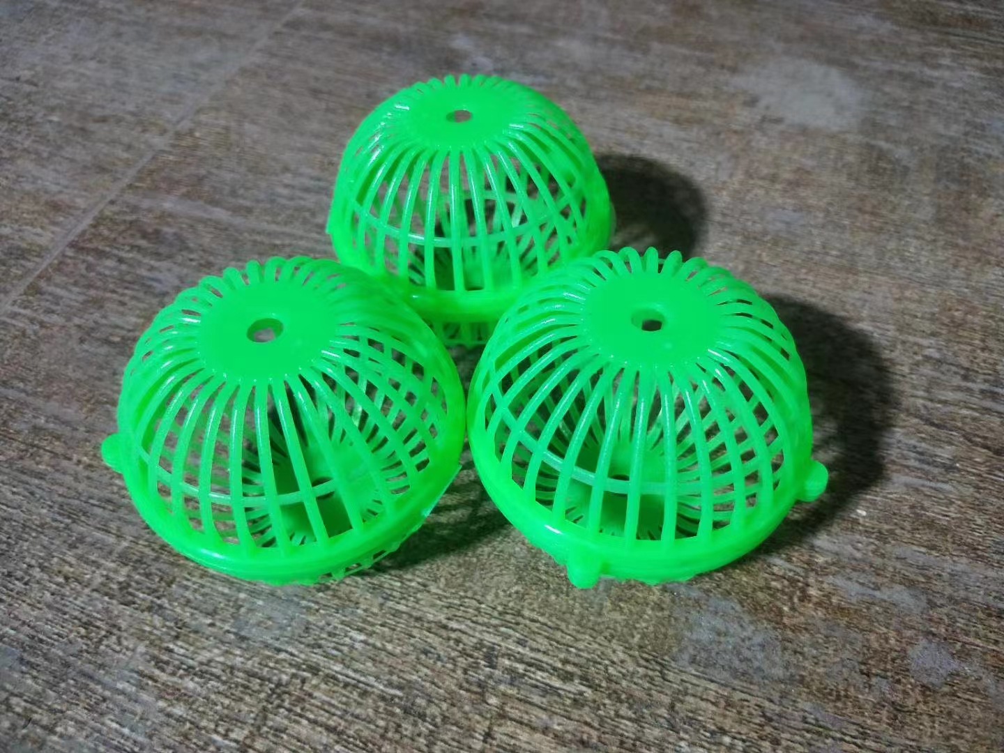 一次性蝈蝈运输笼扣笼绿色圆球小圆笼塑料蝈蝈笼-阿里巴巴