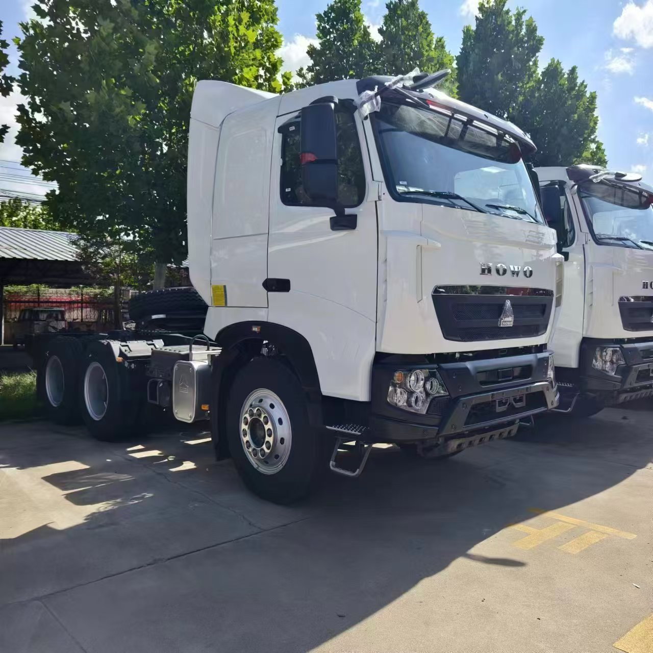 重汽430马力t7h牵引车头/国三豪沃375马力牵引车头/豪沃牵引车