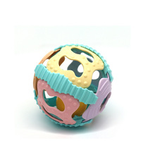 婴儿软胶牙胶铃铛宝宝安抚玩具摇铃3-12个月益智6色软胶健身圆球