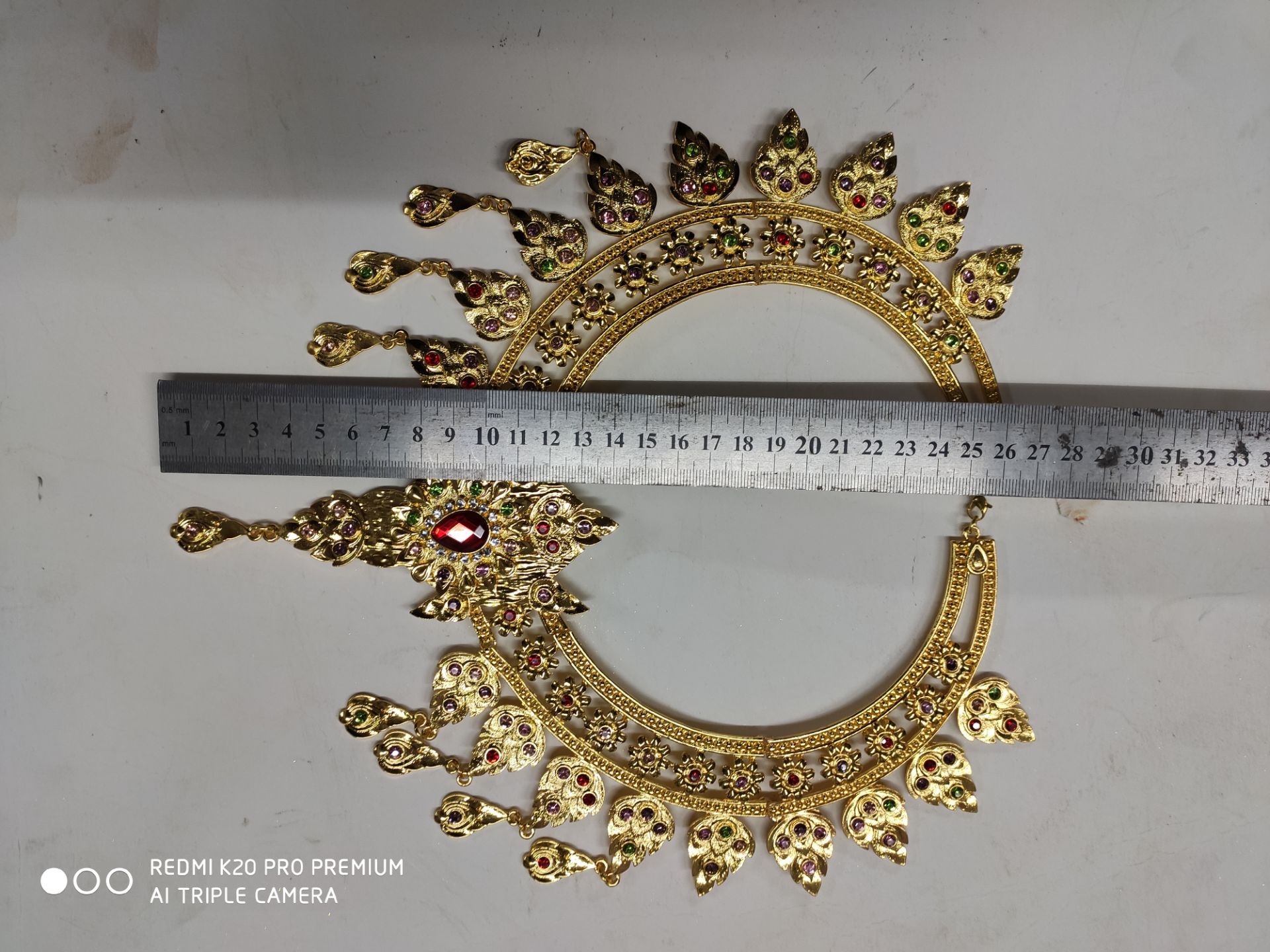 泰国宝塔皇冠影楼拍摄傣族女装服装配饰选美金色银色头饰告庄旅拍