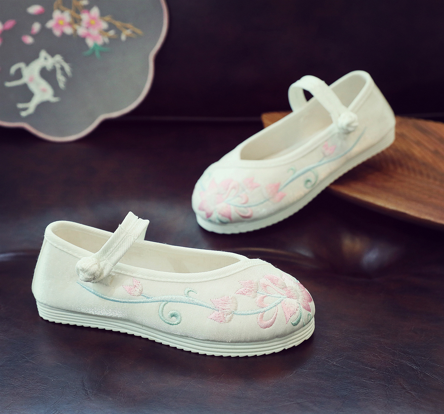 瑞香 儿童汉服鞋女童绣花鞋老北京布鞋宝宝唐装中国风舞蹈鞋子女