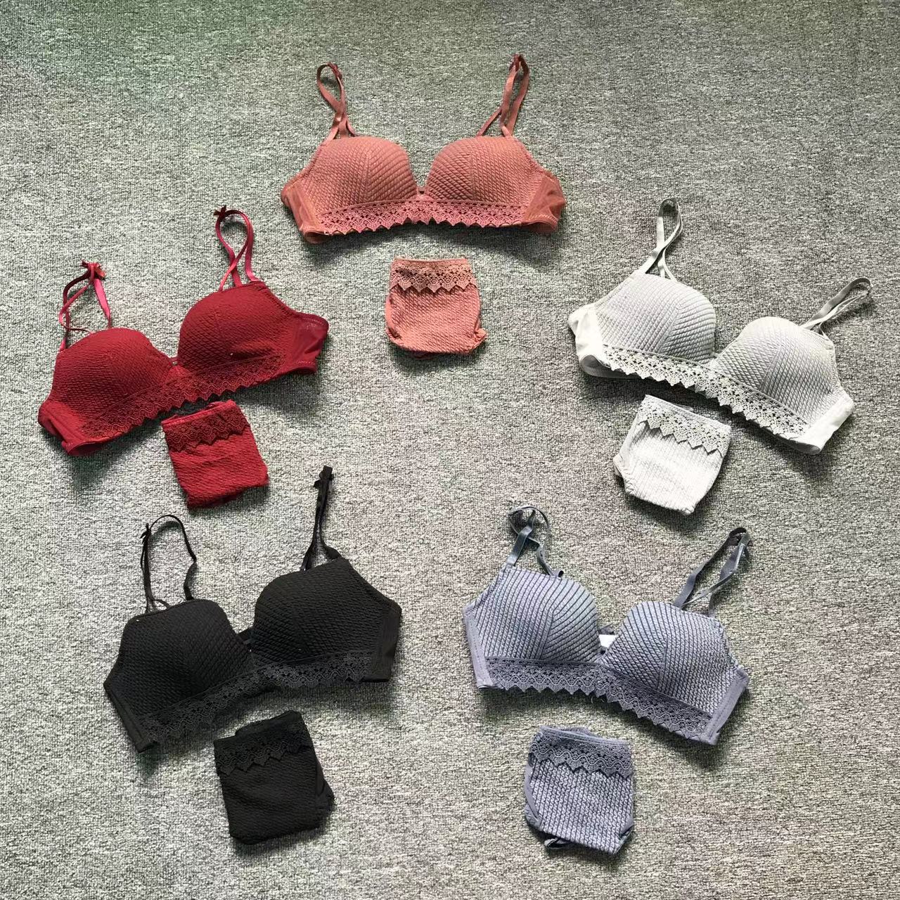 泰国 可拆卸双肩带针织提花碎花边中厚罩杯无钢圈女士文胸套装