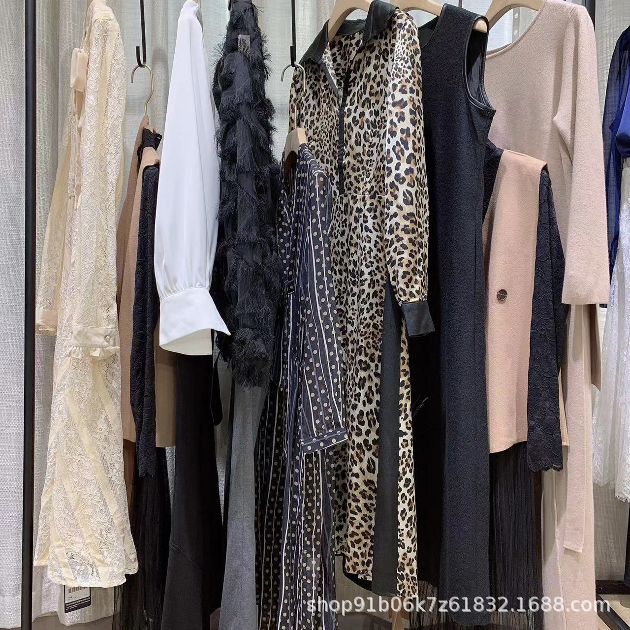 艾沸时尚品牌折扣女装22夏款毛针衫上衣专柜撤柜品牌女装库存清仓