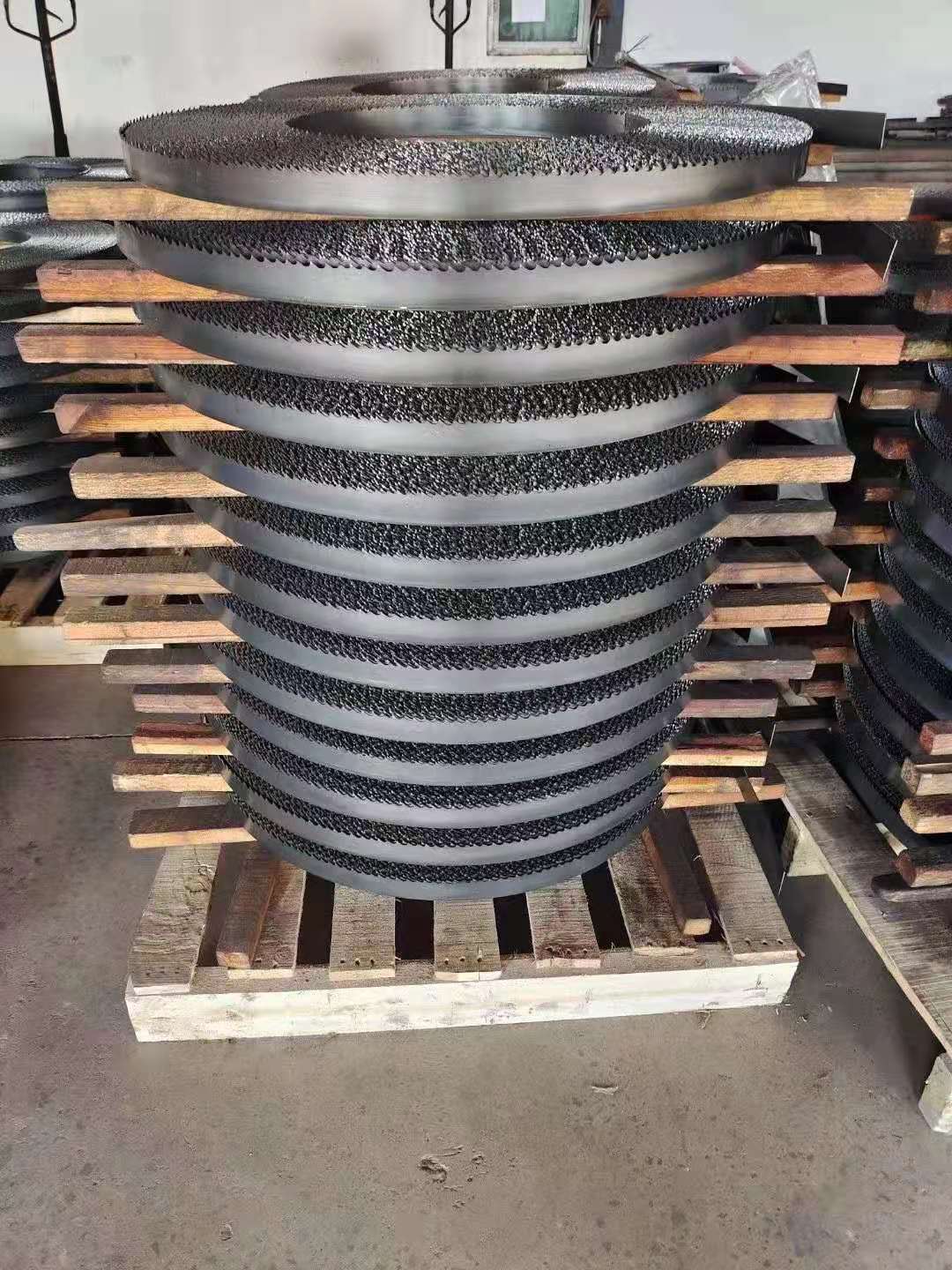出口级淬火带锯锯条钢带圆盘带切木工用和食品切肉骨头不带合金