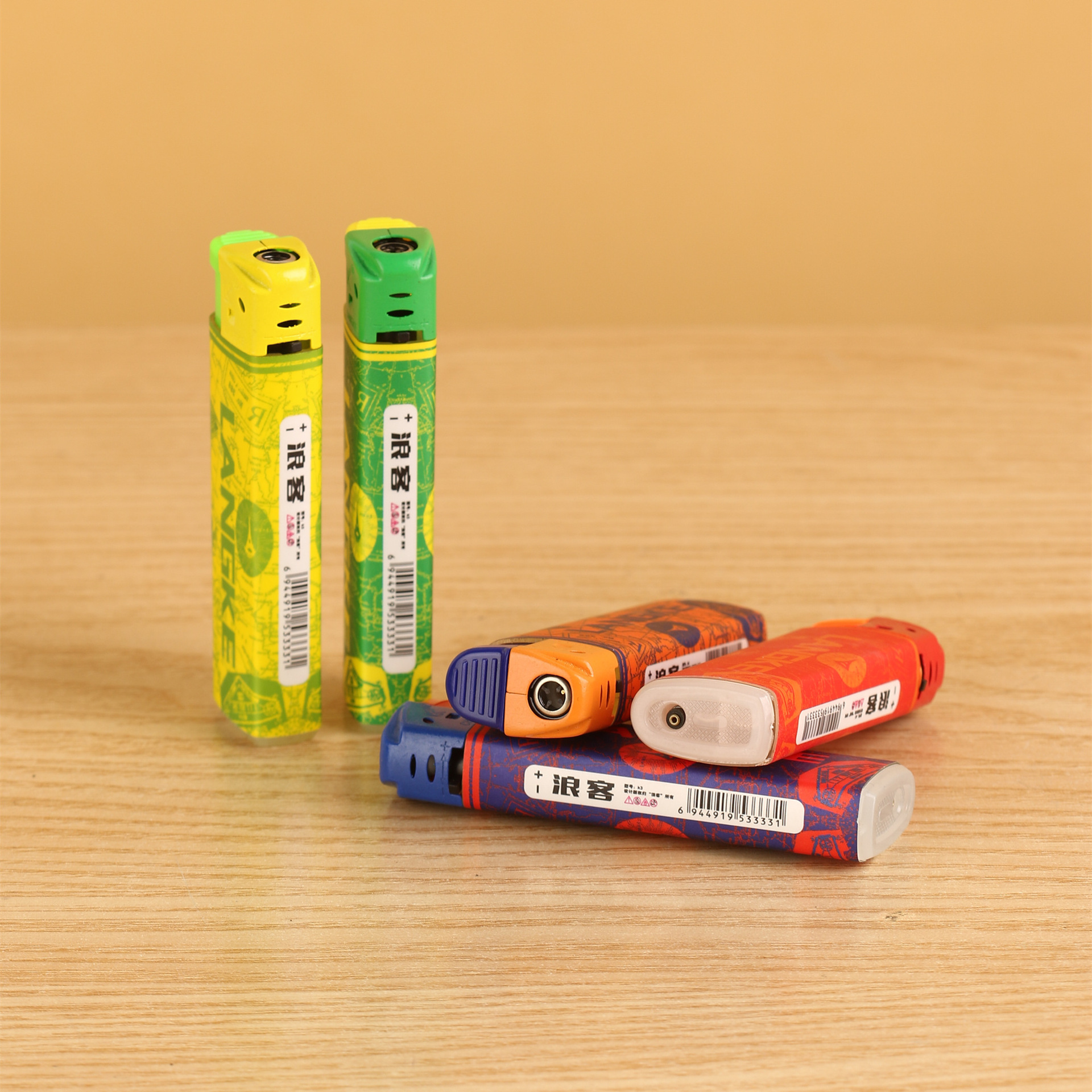 玩刻打火机批发浪客k3防风打火机 创意大头金风罩一次性打火机