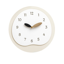 奶油风时钟家用钟表装饰品2023新款挂钟客厅木质创意简约时尚挂表