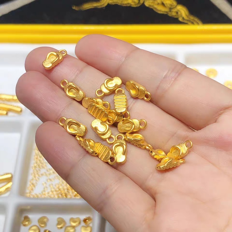 黄金小吊坠鞋