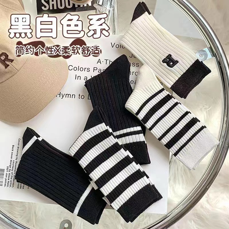 简约黑白色条纹字母中筒休闲百搭ins潮流堆堆袜学生女 运动袜子女