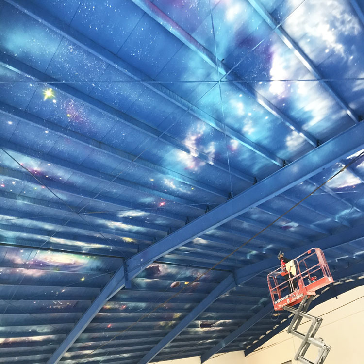 商场天顶星空彩绘学校天花板蓝天白云壁画公司墙绘装修设计墙画
