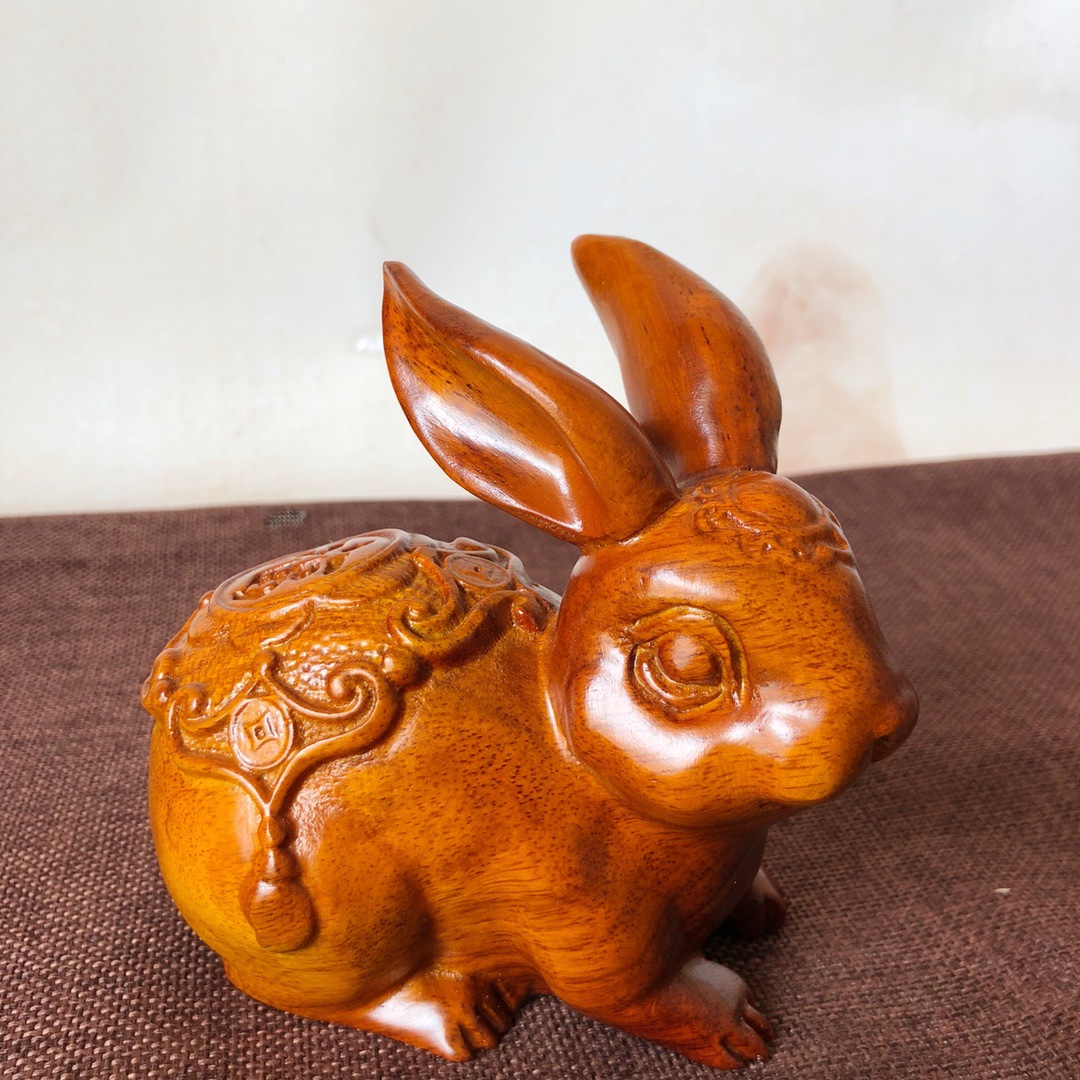 厂家直销花梨木兔子木雕摆件兔木质工艺品中式家居办公礼品制作