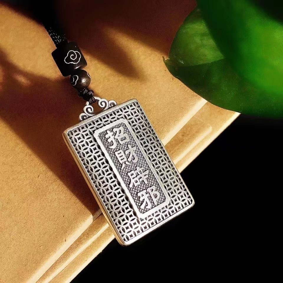 s999纯银虎年生肖吊坠足银复古老虎上山虎银牌男士本命年挂件银饰