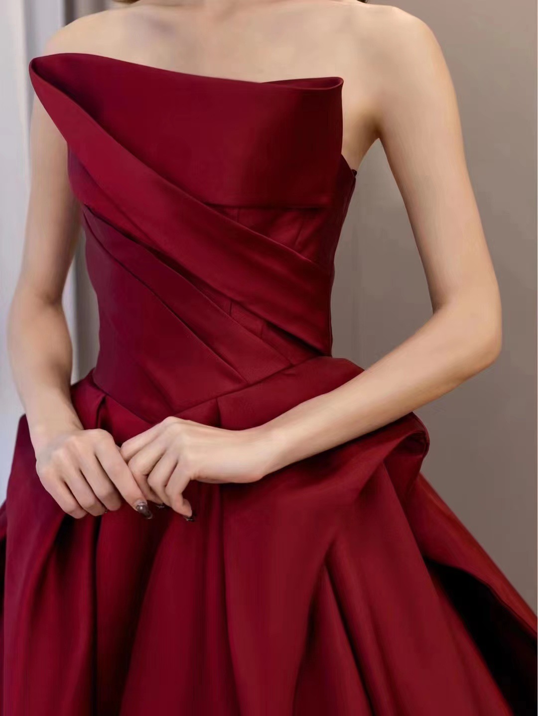 酒红色晚礼服2022新款新娘抹胸敬酒服宴会连衣裙小拖尾 一件代发