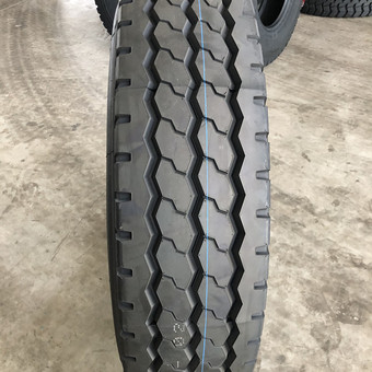 双钱12r22.5半挂车真空钢丝轮胎315/80r22.5四线顺花纹重载耐磨胎