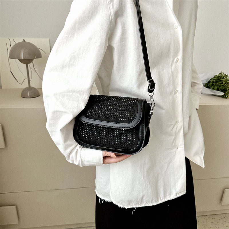 Popular Bag Women's Bag 2023 Spring New Fashion Shoulder Bag Cross-Border Simple Shoulder Bag Light Diamond Saddle Bag