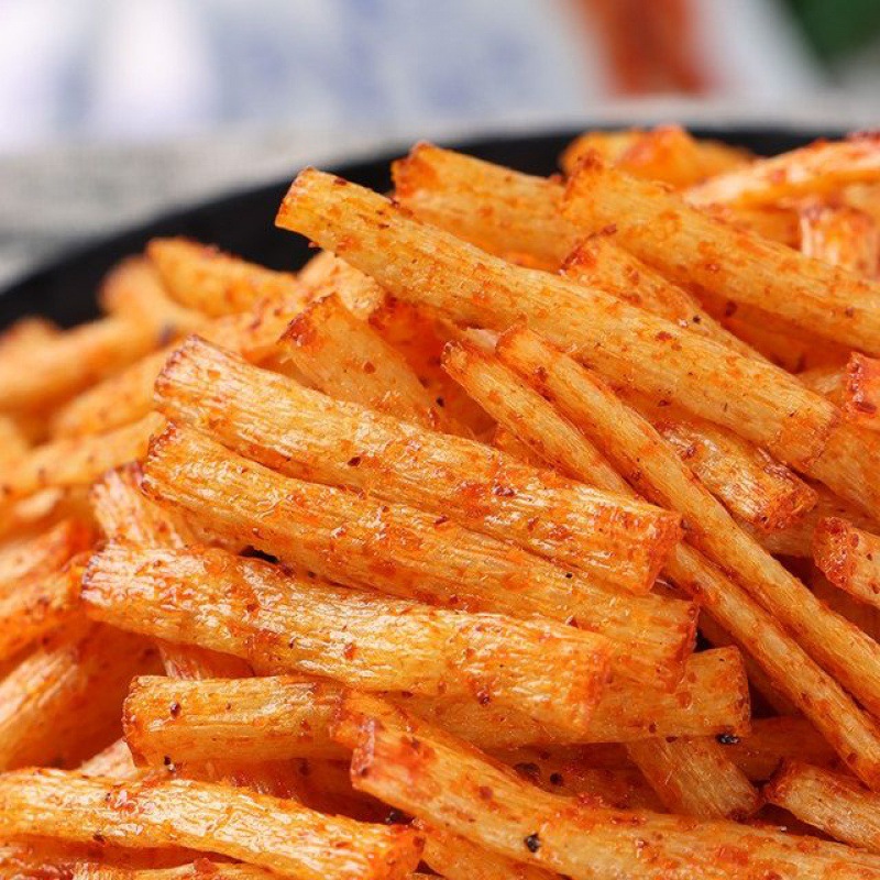 辣白菜辣条麻辣休闲调味面制品味辣棒儿时怀旧校园零食批发一整箱