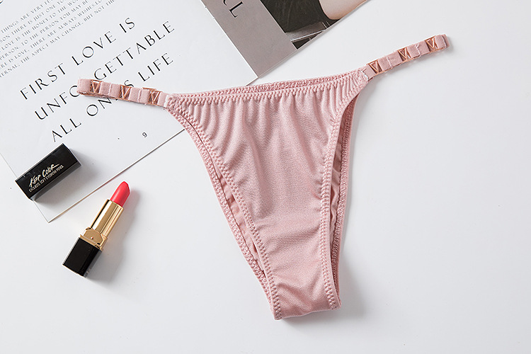 欧美性感v字金属冰丝内裤健身运动提臀低腰高叉丁字裤半包臀女