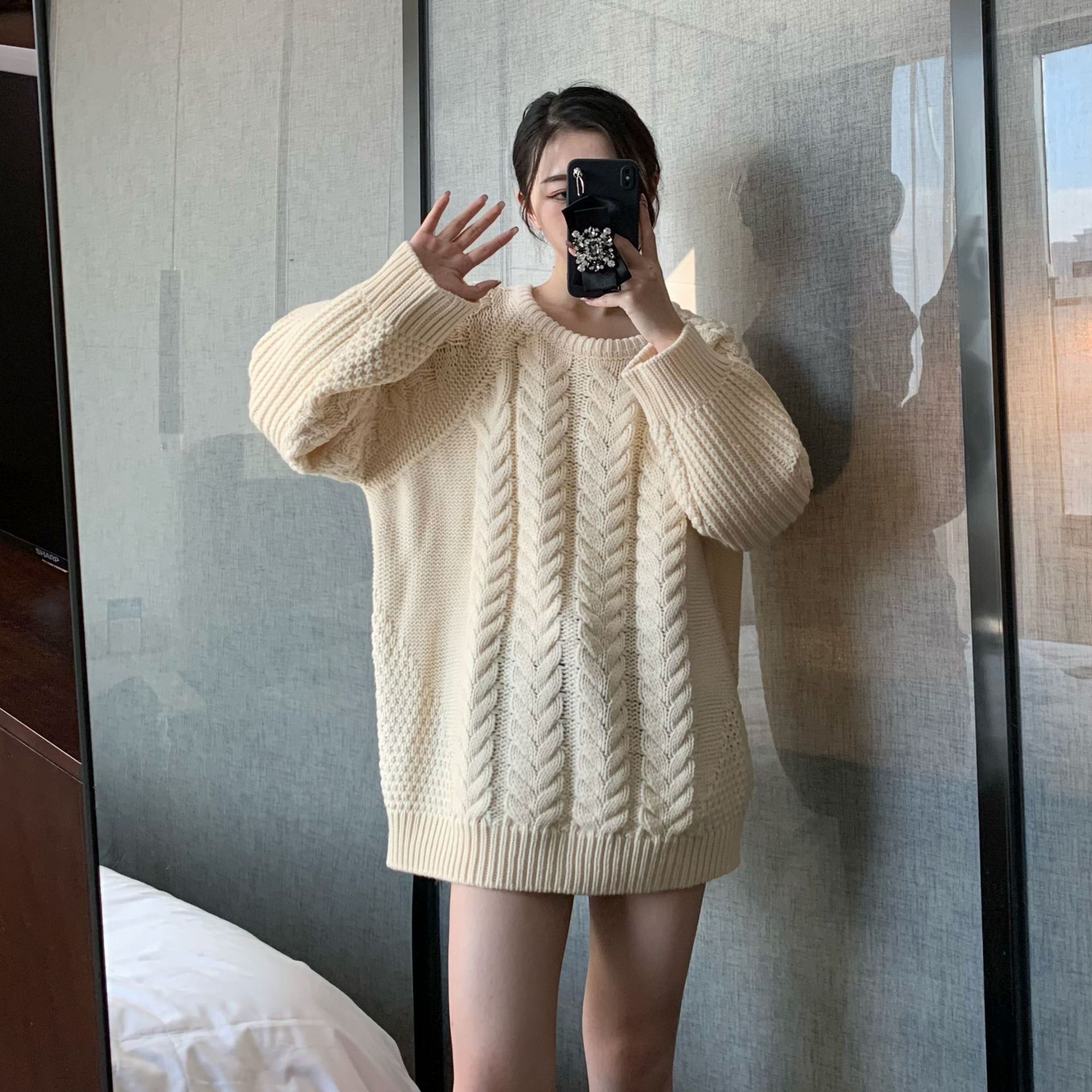 美西同款慵懒风圆领套头针织衫2021冬新设计感加厚麻花毛衣女中长