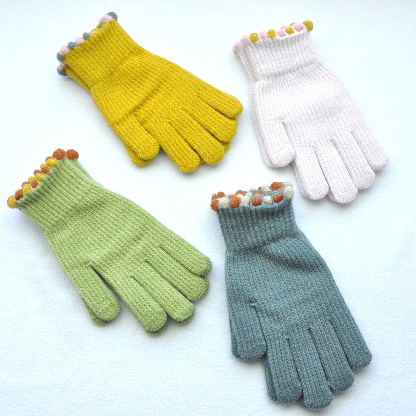 成人女士冬季保暖针织触屏手套 加绒加厚袖口小球球提花五指手套