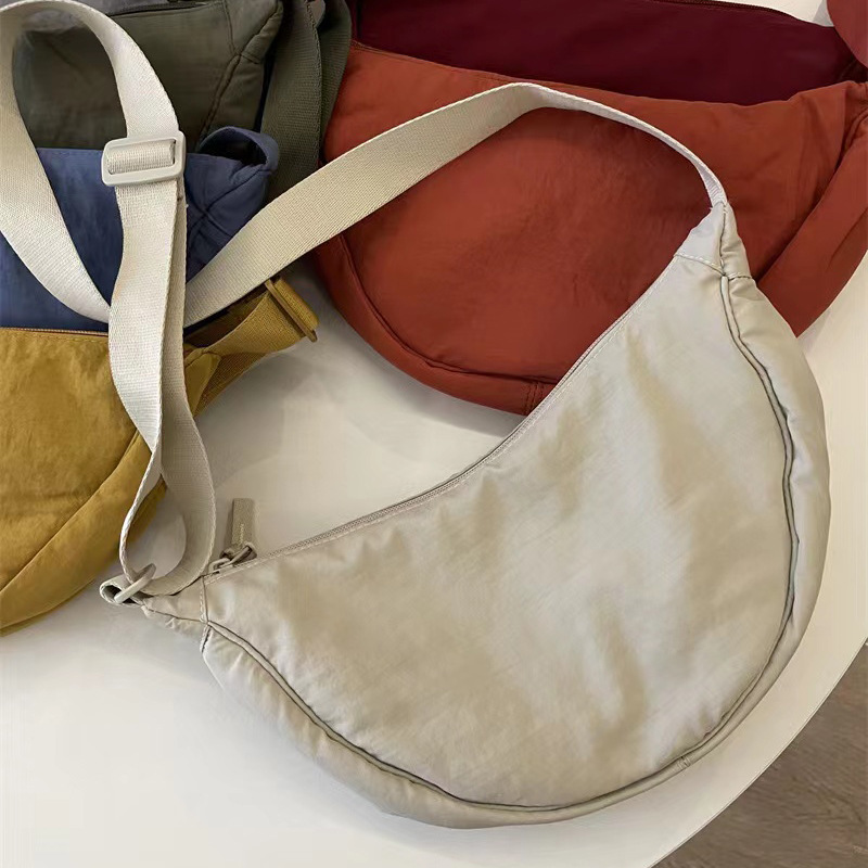 Trendy Women's Bags Fitting Room Same Style Women's Messenger Bag Nylon Dumpling Bag Student Shoulder Bag Cloth Bag Factory Supply