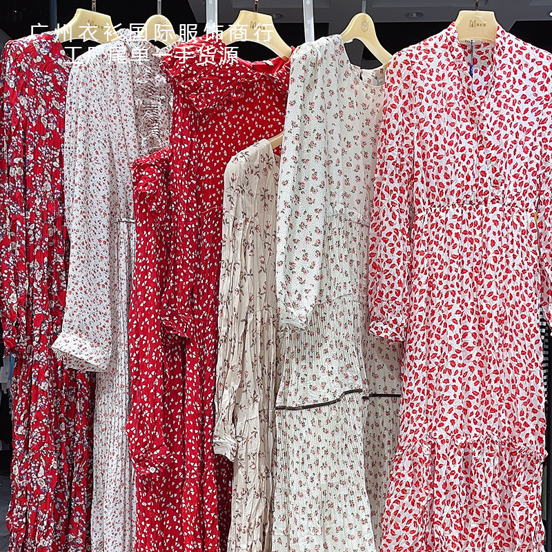 不挑款,可以选品牌/风格价位(不同的品牌,有搭配好不同的女装款