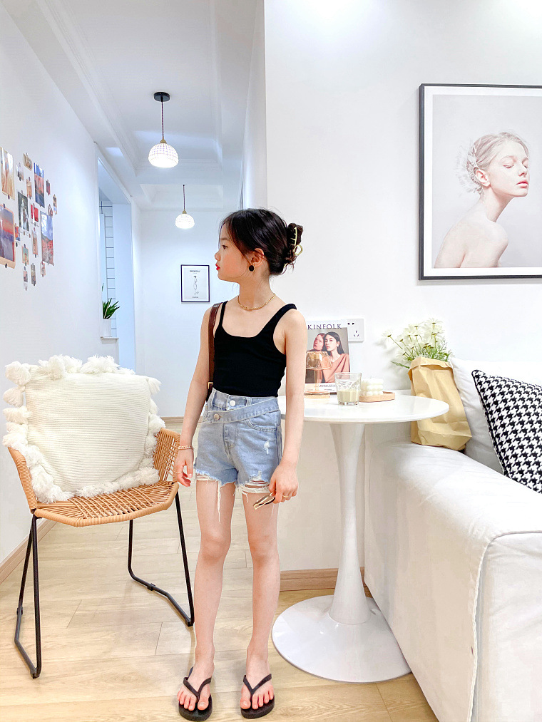 女童牛仔短裤外穿破洞洋气2021夏季新款中大童裤子韩版时尚休闲