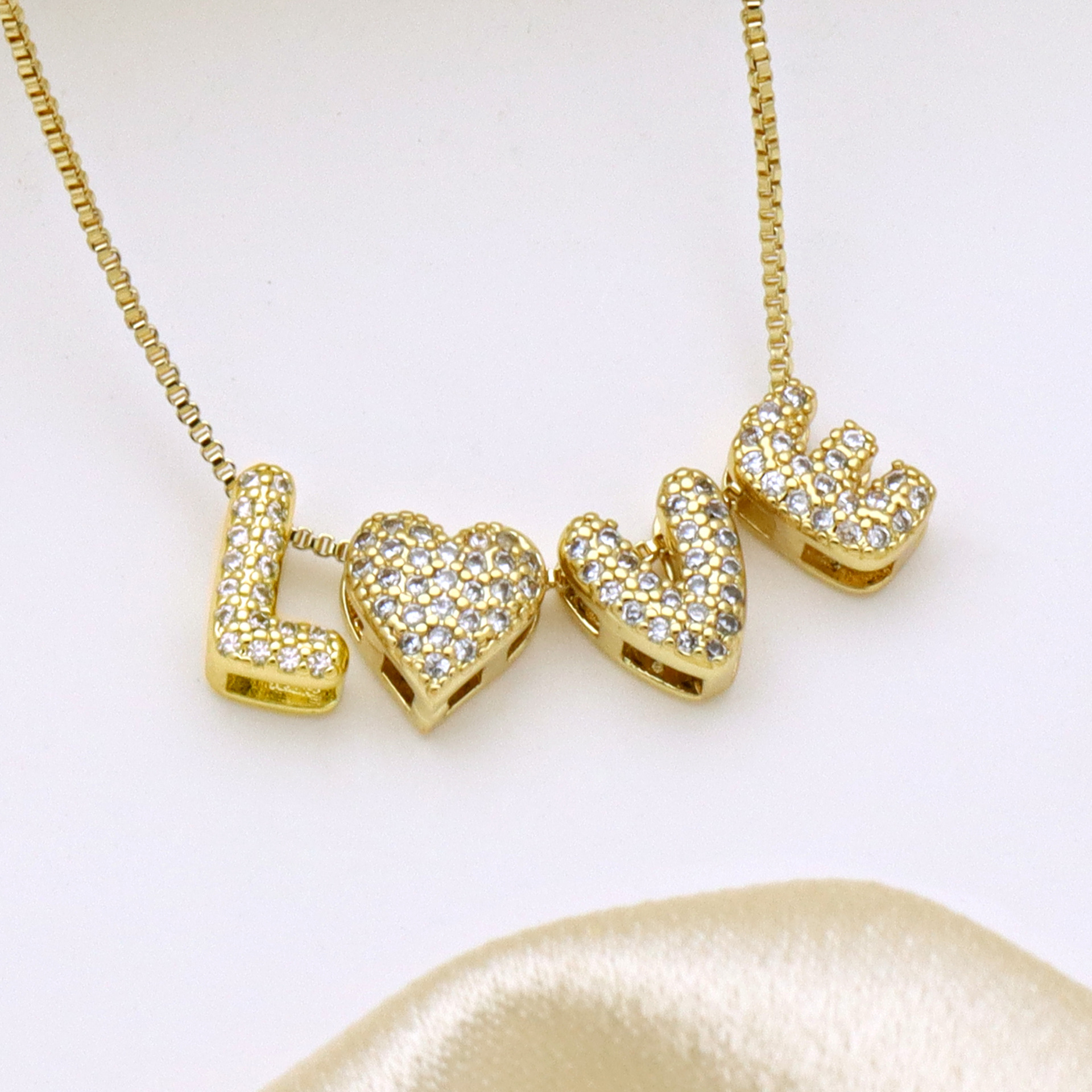 跨境热卖满锆石泡泡26个英文字母名字金色吊坠项链女锁骨链批发