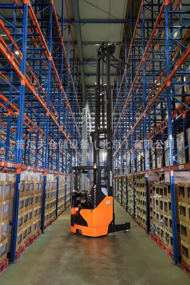 斗山doosan 电动前移式叉车 br系列电瓶叉车座驾侧坐窄巷道货架