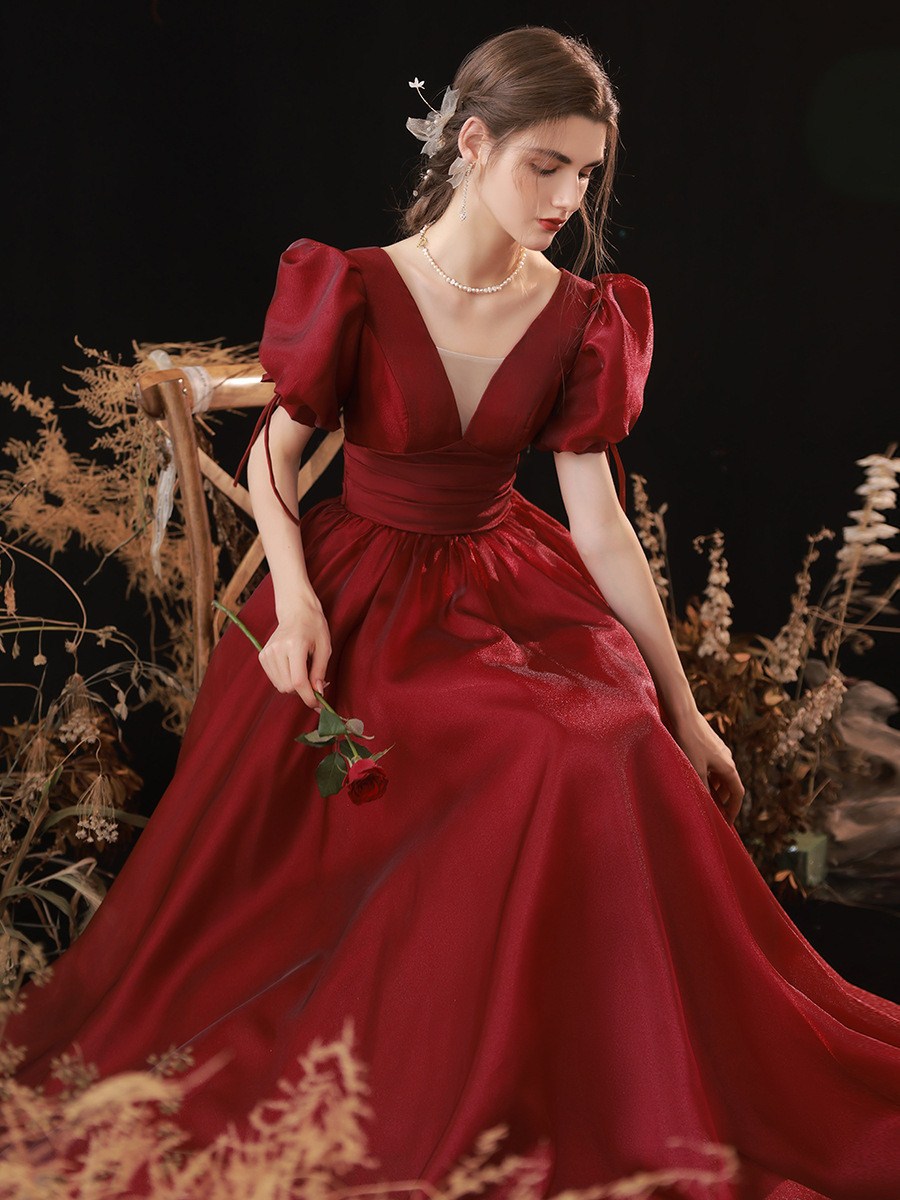 元旦晚会礼服女小红色个子轻奢小众生日宴会公司年会新年主持人服