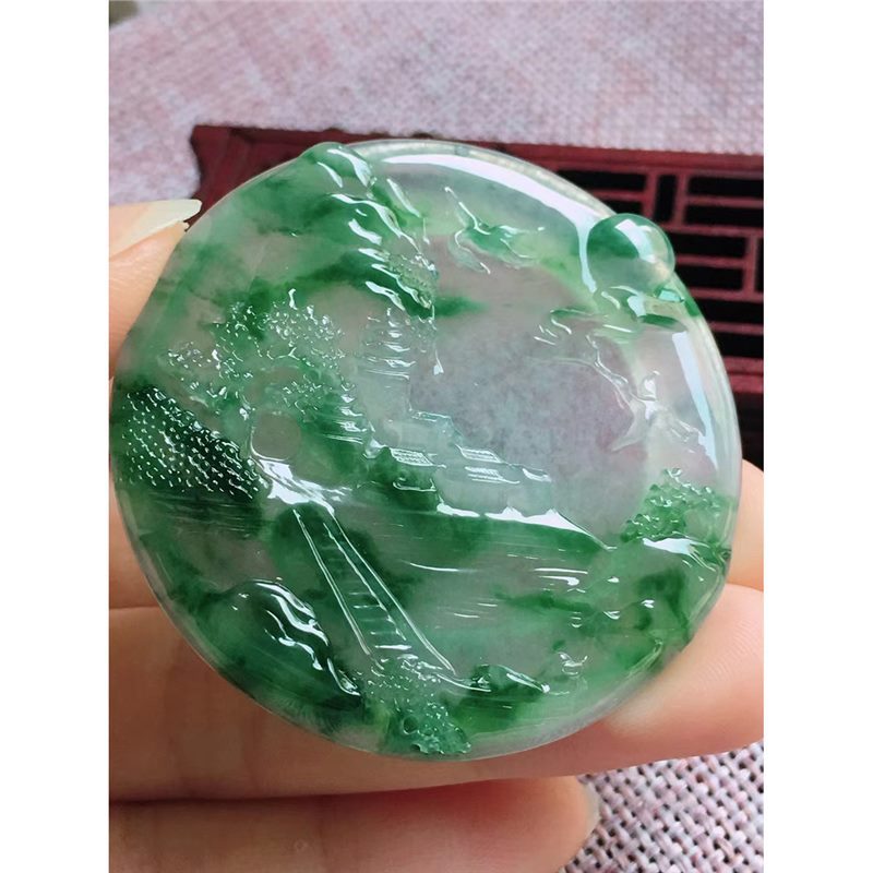 批发晶泰然缅甸天然翡翠山水牌吊坠 冰种冰透飘花男女意境山水牌