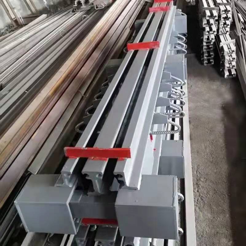 公路桥梁伸缩 c型e型f型梳齿板式模数式伸缩缝d80d60伸缩缝