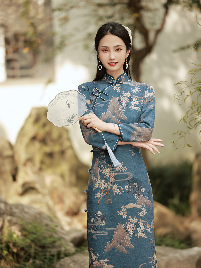 2021秋季新款曼丽绒锦绣山河长款旗袍