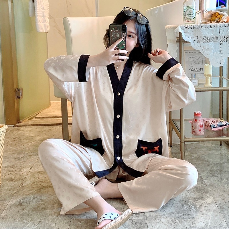 女生睡衣套图片