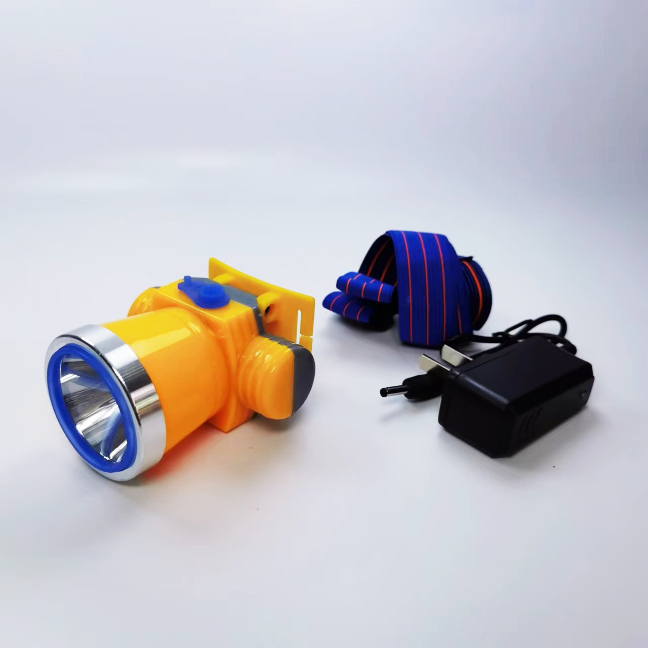 led充电头灯户外强光夜钓远射割胶露营矿灯锂电池头戴式手电筒