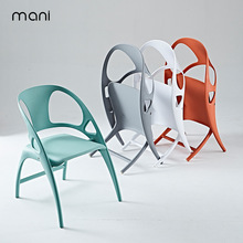 北欧ins现代简约靠背餐椅家用可折叠塑料椅设计师创意户外休闲椅